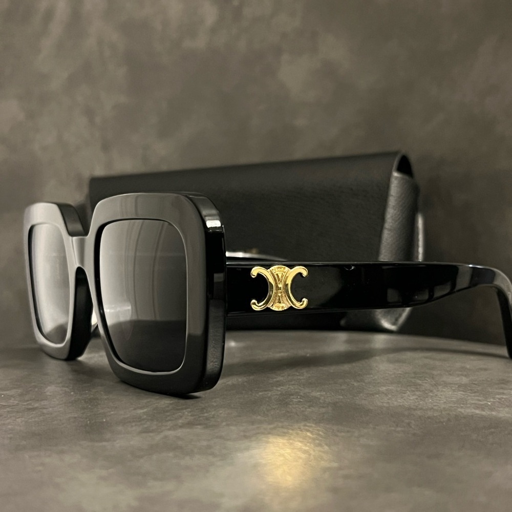 Celine Triomphe Sunglasses Black CL40304U-01A Gold Logo NWT - Picture 9 of 14